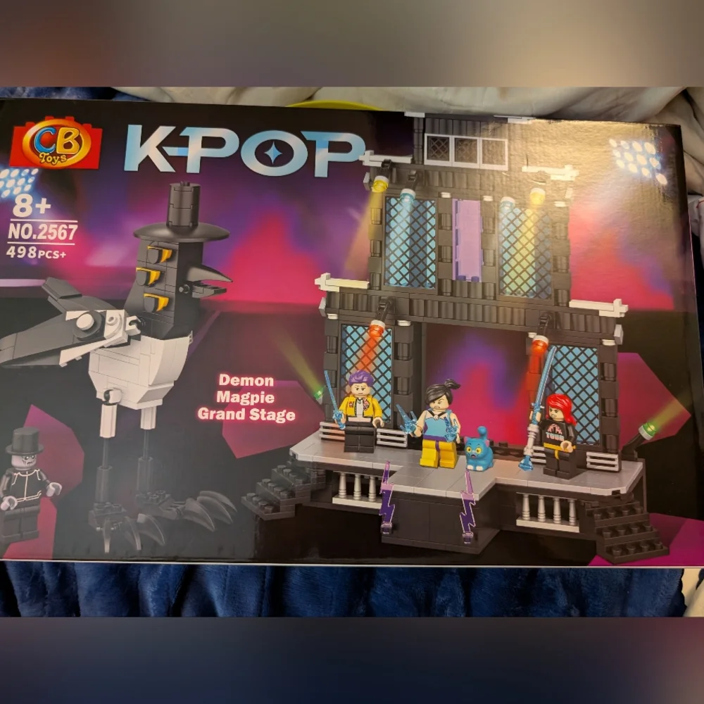 KPOP Building Set with Black and Blue Blocks